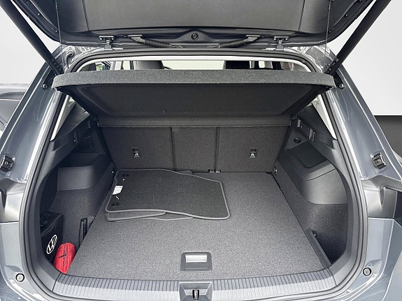 Volkswagen Tiguan 12 of 16