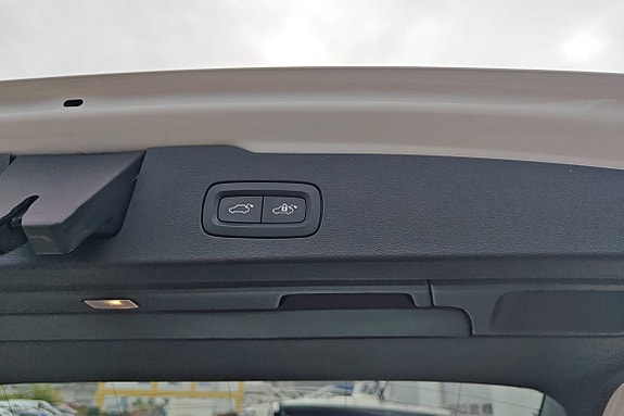 Volvo V60 14 of 18