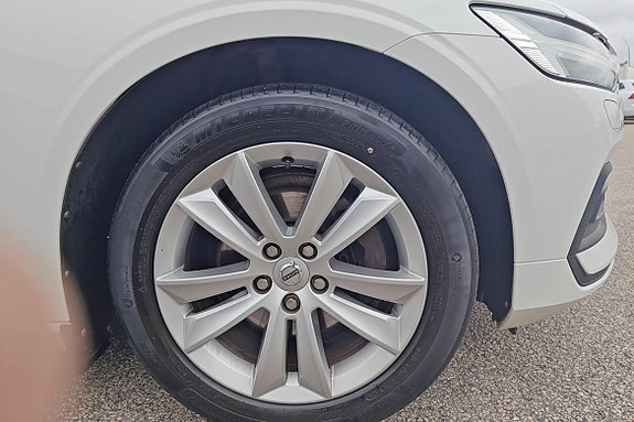 Volvo V60 10 of 18