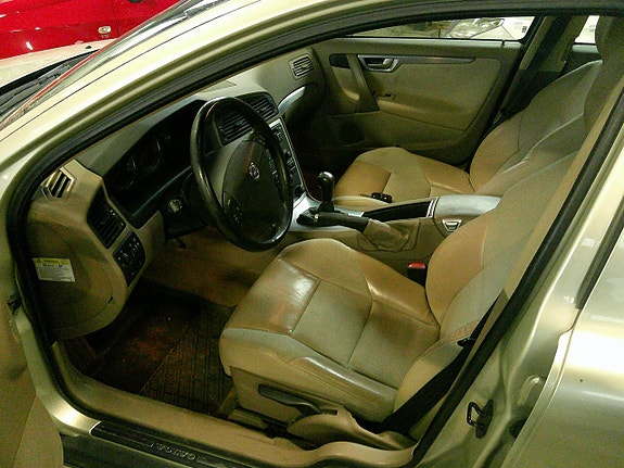 Volvo S60 3 of 3