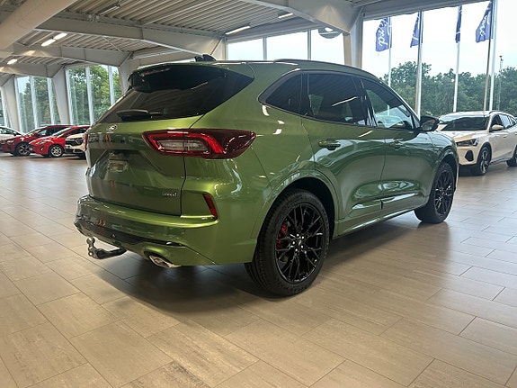 Ford Kuga 2 of 13