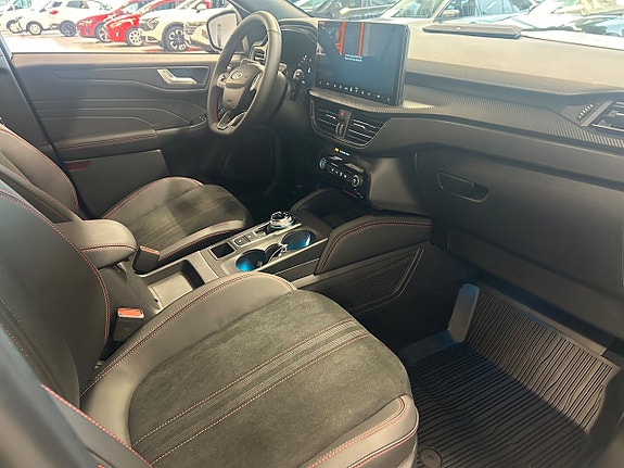Ford Kuga 11 of 13