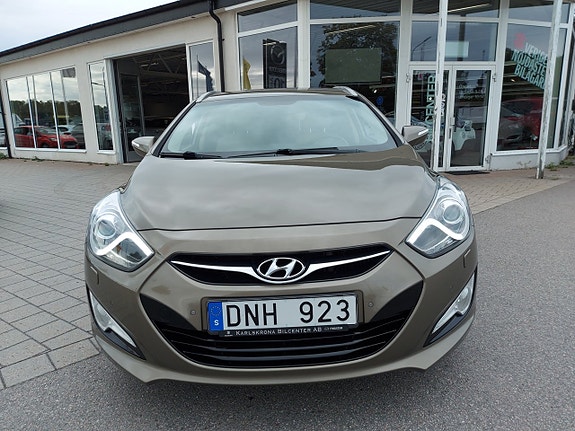 Hyundai i40 2 of 18