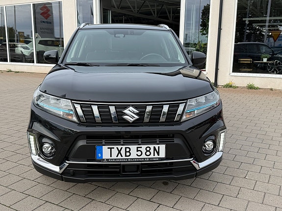 Suzuki Vitara 2 of 26
