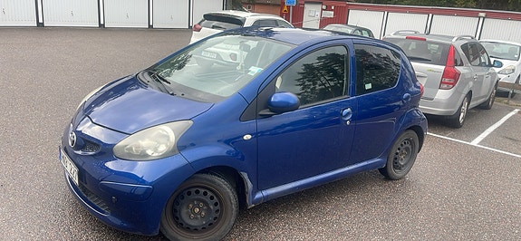 Toyota Aygo 3 of 6