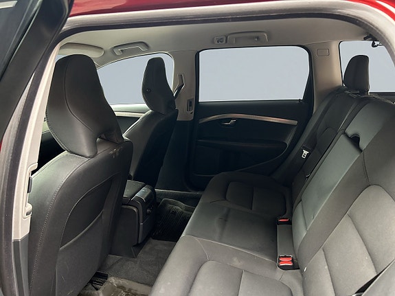 Volvo XC70 13 of 23