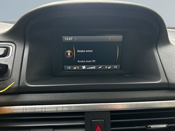 Volvo XC70 15 of 23