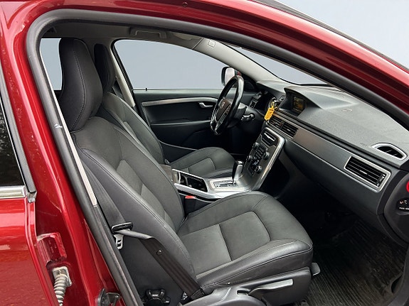 Volvo XC70 10 of 23