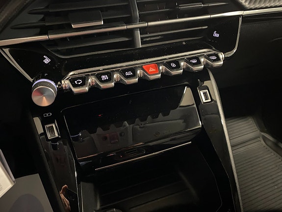 Peugeot 208 16 of 22