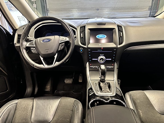 Ford Galaxy 9 of 11