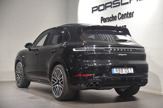 Porsche Cayenne 6 of 21