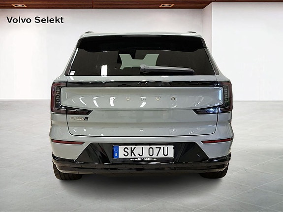 Volvo EX90 7 of 15