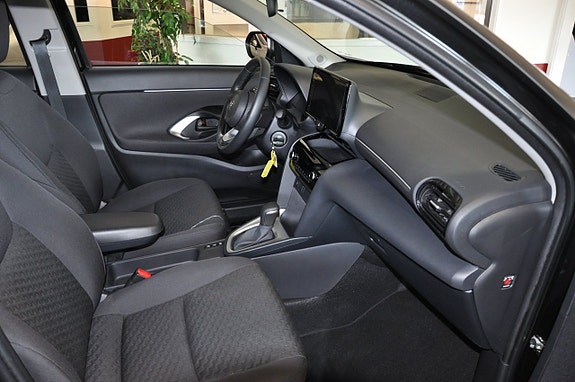 Toyota Yaris Cross 9 of 14