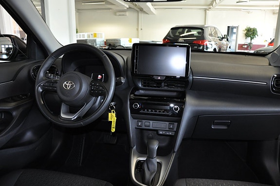 Toyota Yaris Cross 8 of 14