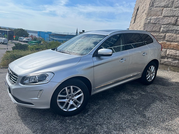 Volvo XC60 2 of 10