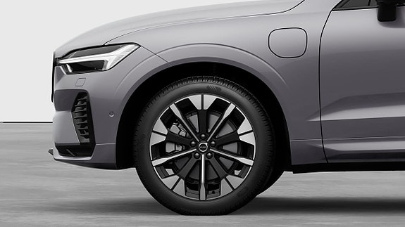 Volvo XC60 13 of 25