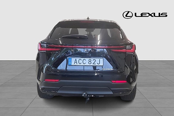 Lexus NX450h+ 4 of 11