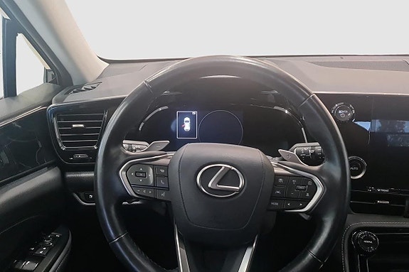 Lexus NX450h+ 10 of 11