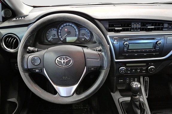 Toyota Auris 11 of 12