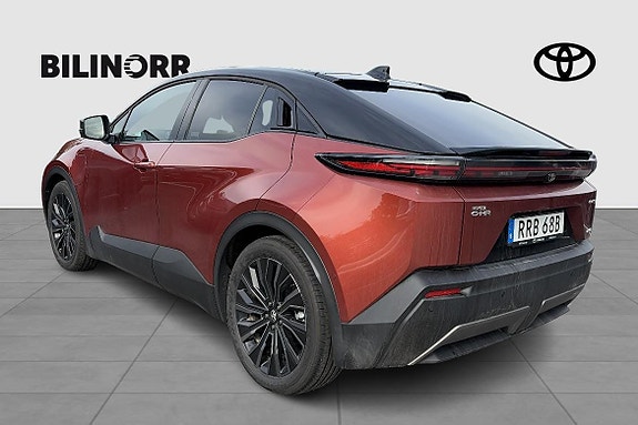 Toyota C-HR 2 of 11
