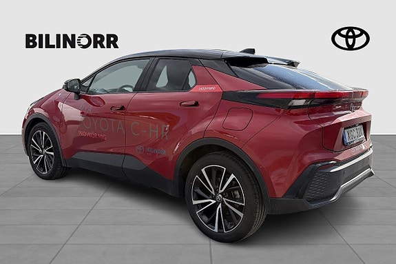 Toyota C-HR 2 of 11