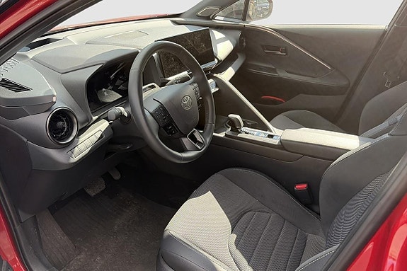 Toyota C-HR 7 of 11