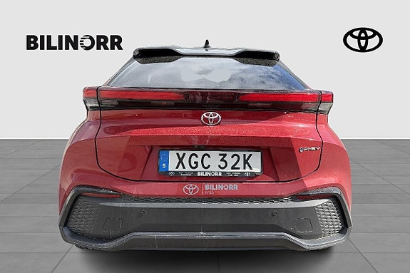 Toyota C-HR 4 of 11