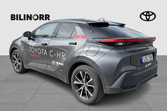 Toyota C-HR 2 of 11