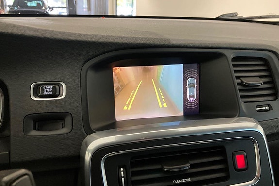 Volvo S60 Cross Country 22 of 30