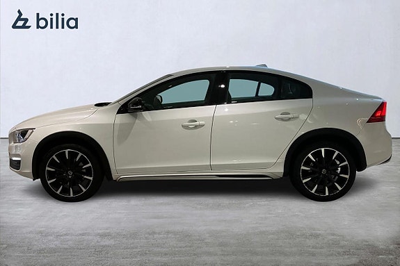 Volvo S60 Cross Country 2 of 30