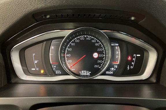 Volvo S60 Cross Country 18 of 30