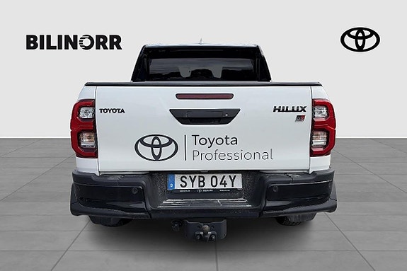 Toyota HiLux 4 of 11