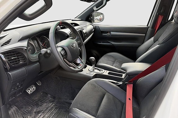 Toyota HiLux 7 of 11