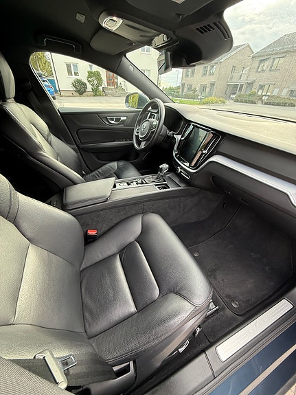 Volvo V60 12 of 14