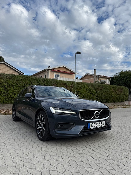 Volvo V60 2 of 14