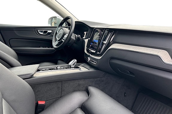 Volvo XC60 7 of 21
