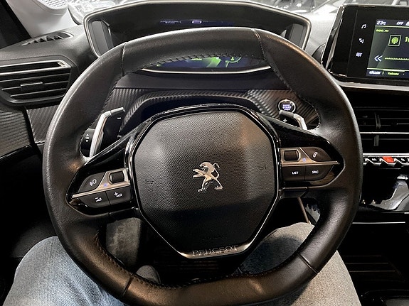 Peugeot 208 7 of 17