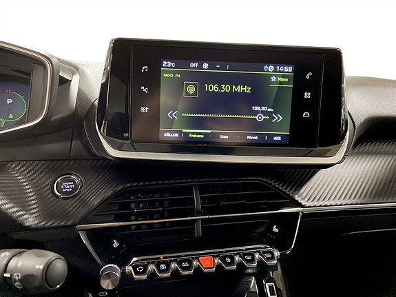 Peugeot 208 12 of 17