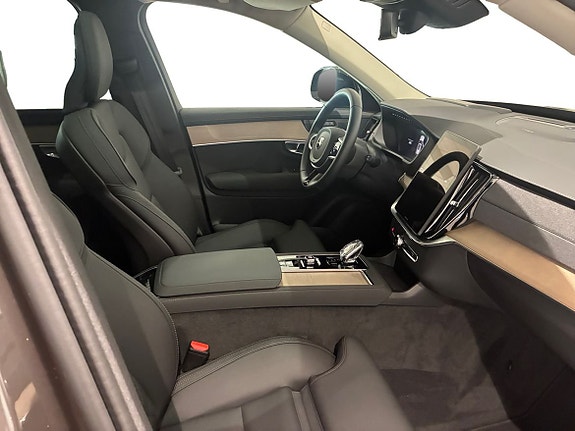 Volvo XC90 4 of 16