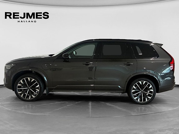 Volvo XC90 3 of 16