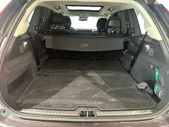 Volvo XC90 14 of 16