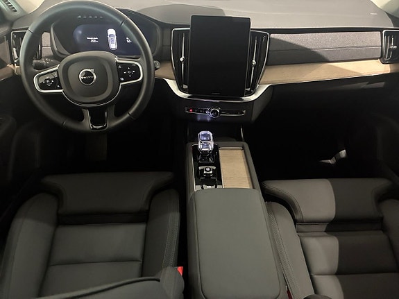 Volvo XC90 6 of 16