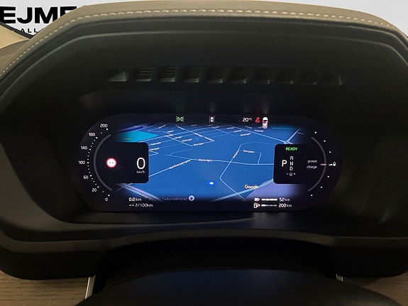 Volvo XC90 12 of 16