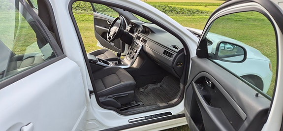 Volvo V70 6 of 8