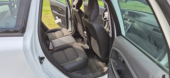 Volvo V70 7 of 8