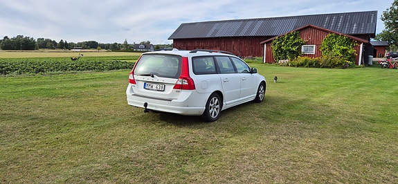 Volvo V70 3 of 8