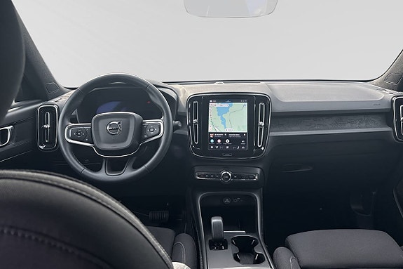 Volvo EX40 9 of 15