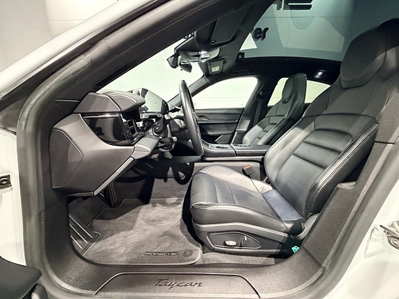 Porsche Taycan 14 of 24