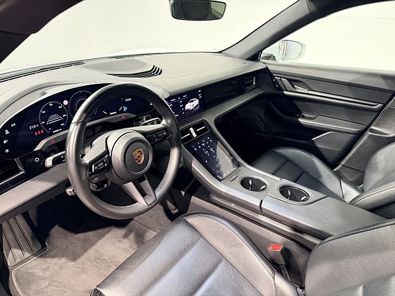 Porsche Taycan 15 of 24