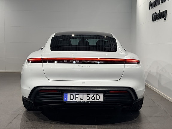 Porsche Taycan 7 of 24